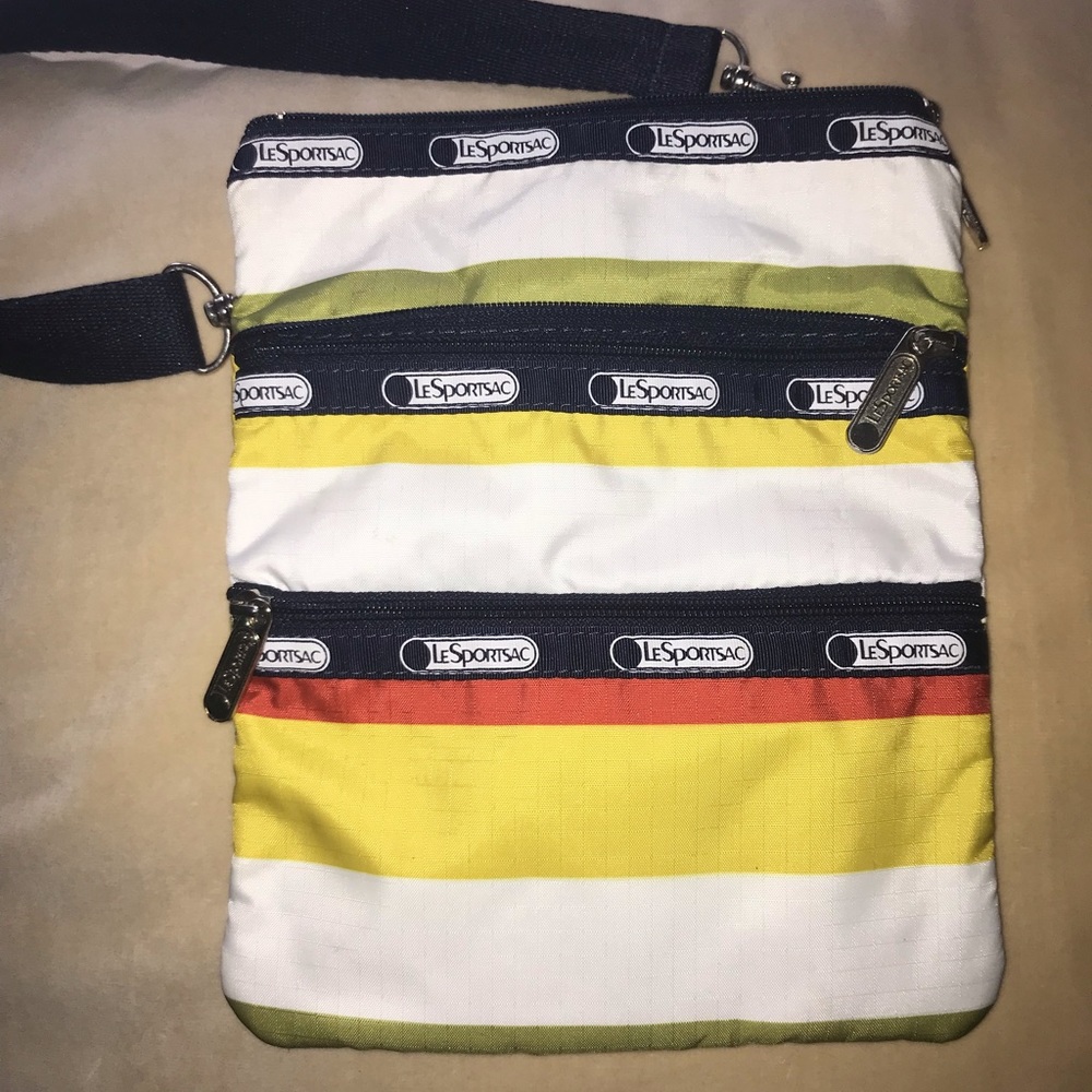 Lesportsac deluxe crossbody purse